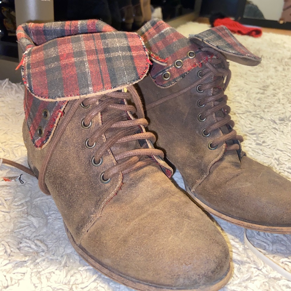 Brown boots